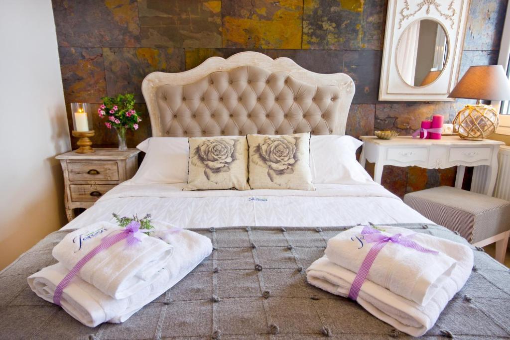 לימנאס Villa Teresa Luxury Suites מראה חיצוני תמונה